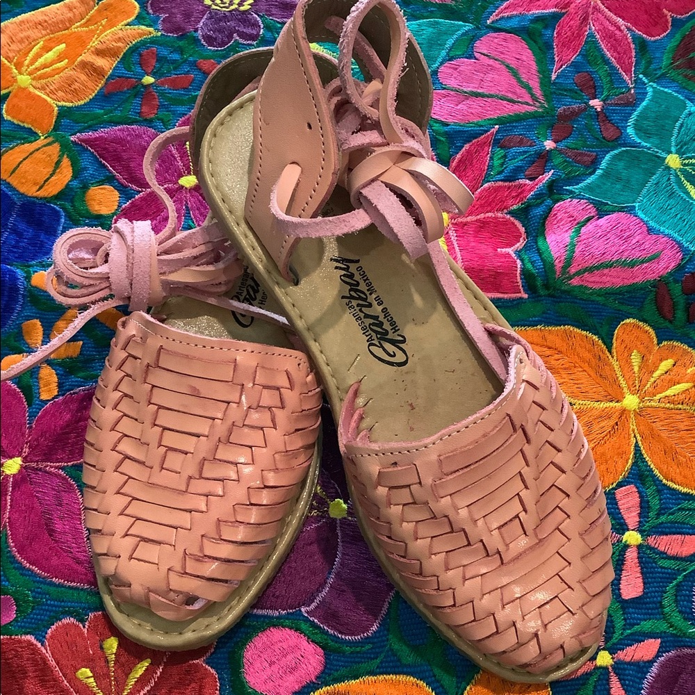 Lace up light pink huaraches